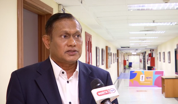 Datuk Richard Scully,Pemerhati bola sepak negara