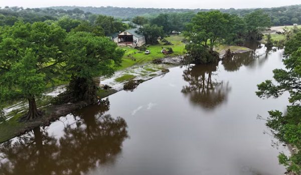 Keadaan banjir di Camp Mystic/ REUTERS