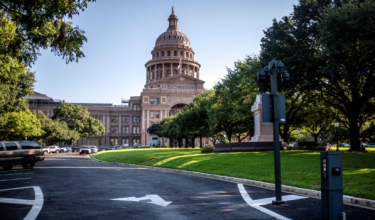 Bangunan Capitol Texas lokasi pertikaian persempadanan semula antara ahli parlimen negeri Republikan dan Demokrat di Austin, Texas, Amerika Syarikat./Foto REUTERS