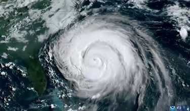 Pusat Taufan Kebangsaan (NHC) mengeluarkan paparan imej taufan Erin/ REUTERS