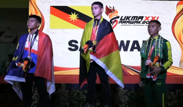 Muhammad Mikail Ghazali membuktikan dia juga sehebat abangnya apabila mengungguli saingan kategori Lelaki 51 hingga 54 kilogram untuk pingat emas Sarawak