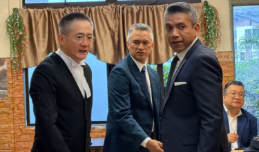 Ketua Pengarah AKPS, Datuk Seri Mohd Shuhaily Mohd Zain tiba di Mahkamah Majistret Sepang, ditemani Komander AKPS Pelabuhan Klang, Datuk Nik Ezanee Mohd Faisal