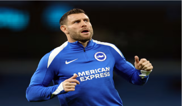 Pemain veteran England, James Milner/ REUTERS
