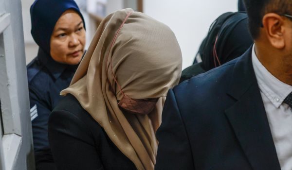 Pengasas dan pengurus sebuah taman asuhan kanak-kanak (taska) mengaku tidak bersalah di Mahkamah Majistret di sini hari ini, atas pertuduhan menjalankan operasi tanpa perakuan pendaftaran yang sah pada Januari lepas.

Pengasas taska tersebut, Datin Nor Fadilah Alias, 36, dan pengurusnya Nurrul Farhana Ramlee, 33, membuat pengakuan itu selepas pertuduhan dibacakan di hadapan Majistret Muhammad Syafiq Sulaiman.