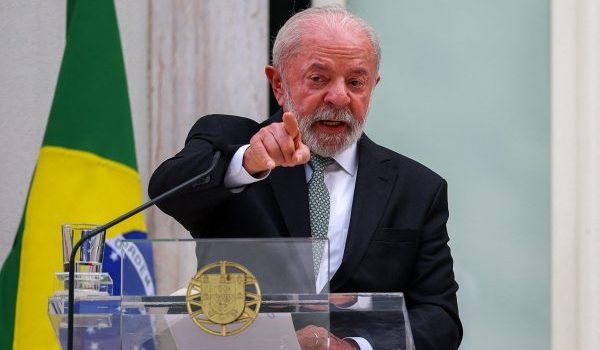 Presiden Brazil Lula pada sidang media bersama Perdana Menteri Portugal di Lisbon/Foto REUTERS