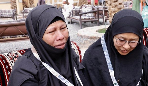 Siti Hadijah Abu Bakar (kiri) dan Nur Asma A Samat (kanan) menjadi tetamu Allah untuk musim haji kali ini.
