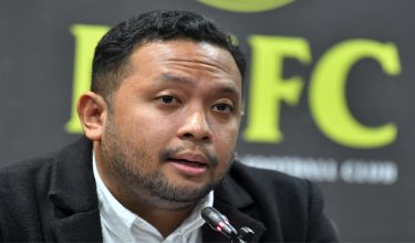 Ketua Pegawai Eksekutif NSFC, Faliq Firdaus ketika ditemui media pada Majlis Penyerahan Cek Tajaan Bubbles O2 kepada Kelab Bola Sepak Negeri Sembilan di Wisma Negeri / Foto BERNAMA