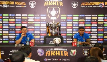 Ketua jurulatih JDT Xisco Munoz (kiri) bersama Bergson da Silva dalam sidang media Piala Malaysia di Stadium Nasional Bukit Jalil - Foto MFL