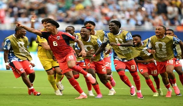 Helio Varela meraikan gol penyamaan yang dijaringkan pada minit ke-61. Foto/AFP