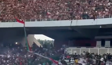 Kejadian dipercayai berlaku selepas pagar penghadang di bahagian atas stadium runtuh