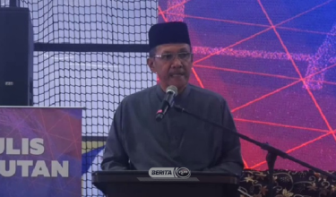 Presiden Persatuan Bolasepak Malaysia (FAM), Datuk Ab Ghani Hassan