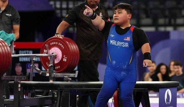 Bonnie Bunyau mempertahankan pingat emas dalam acara powerlifting kategori 72kg dan memecahkan rekod dunia pada aksi Palimpik Paris 2024