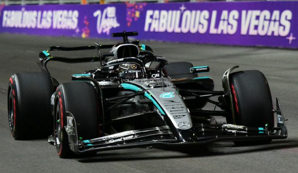 Pemandu Mercedes dari Britain, George Russell semasa sesi latihan kedua untuk Grand Prix Formula 1 Las Vegas di Litar Las Vegas Strip, Nevada/ AFP