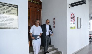 Seorang bekas warden sebuah pusat pemulihan dadah dan akhlak swasta dilepas dan dibebaskan oleh Mahkamah Tinggi Alor Setar hari ini daripada tuduhan membunuh seorang penghuni pusat itu di Sintok, Changlun, empat tahun lalu/ BERNAMA