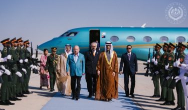 Yang di-Pertuan Agong Sultan Ibrahim selamat tiba di Lapangan Terbang Antarabangsa Zayed, Abu Dhabi bagi memulakan lawatan khas ke Emiriah Arab Bersatu (UAE)/ Istana Negara