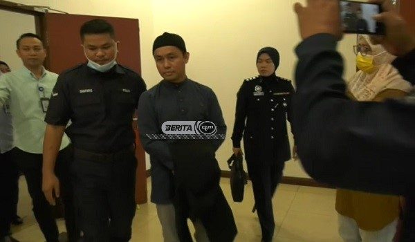 2212_MAHKAMAH_PU_AZMAN_AMANG_SEKSUAL_2