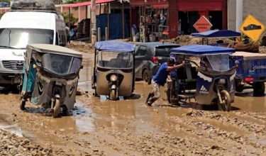 Banjir lumpur melanda beberapa kawasan di Peru memusnahkan kediaman dan memaksa penduduk berpindah/Foto VIORY