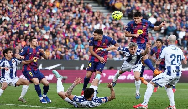 Kemenangan ke atas Levante  mencerahkan  harapan Barcelona untuk bergelar juara La Liga/ AFP