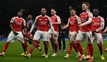 Pemain Arsenal meraikan kemenangan di Stadium Tottenham Hotspur / FOTO AFP