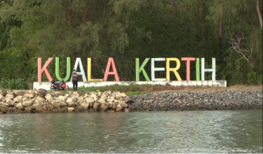 Pantau pergerakan anak-anak ketika berada di pantai