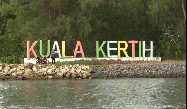 Pantau pergerakan anak-anak ketika berada di pantai