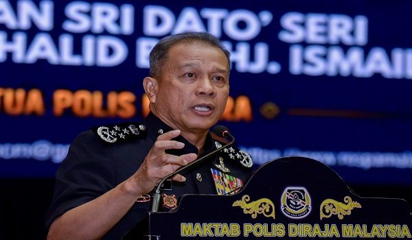 KUALA LUMPUR, 23 Jun -- Ketua Polis Negara Tan Sri Mohd Khalid Ismail berucap pada Majlis Mesyuarat Agung Persatuan Pegawai-pegawai Kanan Polis Bersara Malaysia (RESPA) Ke-42 di Maktab PDRM Cheras hari ini.

--fotoBERNAMA (2026) HAK CIPTA TERPELIHARA