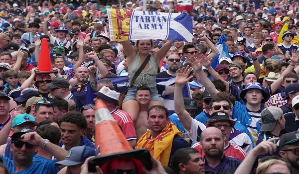 Soccer Football - FIFA World Cup 2026 - Scotland's Tartan Army march to LoanDepot Park - LoanDepot Park, Miami, Florida, U.S. - June 22, 2026 Scotland fans outside LoanDepot Park after marching to the stadium for the Miami Marlins Major League Baseball game against Texas Rangers IMAGN IMAGES via Reuters/Jim Rassol