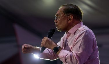 SEREMBAN, 22 Julai -- Perdana Menteri merangkap Pengerusi Pakatan Harapan Datuk Seri Anwar Ibrahim berucap pada Program Jelajah Kekal HARAPAN Negeri Sembilan di Pusat Bandar Senawang Taipan 2 hari ini.

--fotoBERNAMA (2026) HAK CIPTA TERPELIHARA