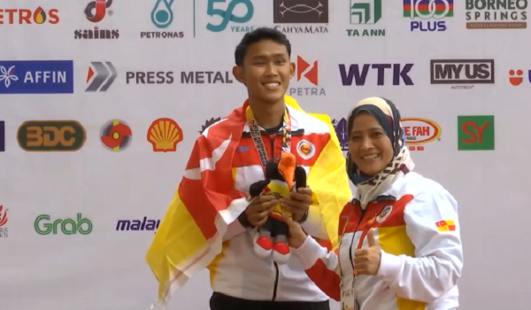 Atlet Selangor, Muhammad Noor Helmie Mohd Rabi memenangi emas dalam acara 100 meter lelaki T12, dengan catatan masa 11.38 saat, memadam rekod lama 11.40 saat.