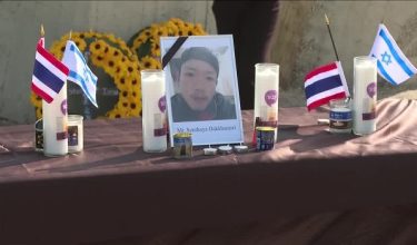Jasad pekerja ladang warga Thailand, Sonthaya Oakkharasri dipulangkan kepada keluarga /REUTERS