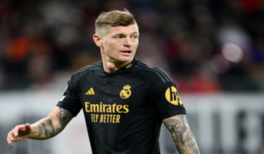Pemain Jerman, Toni Kroos kembali menyarung jersi selepas tiga tahun umum persaraan / Foto Reuters
