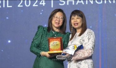 Lim Hui Ying (KANAN) ketika menghadiri majlis pelancaran penjenamaan semula CGS International Securities Malaysia (CGS MY)