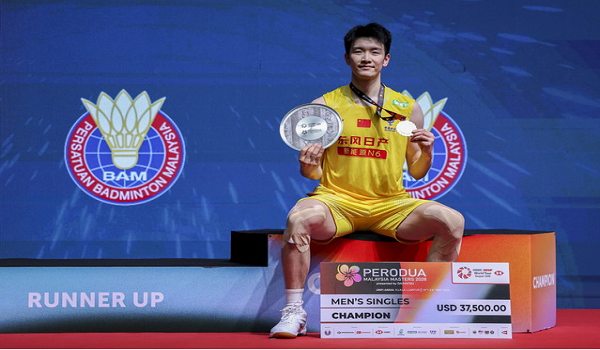 Pemain perseorangan lelaki China, Li Shi Feng muncul juara Perodua Malaysia Masters 2026 / Foto BERNAMA