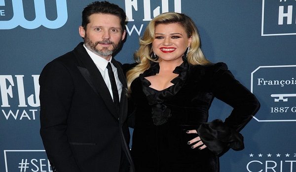 Kelly Clarkson (kanan) dan bekas suaminya Brandon Blackstock / FOTO AFP