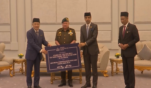 Majlis Pengurniaan Sumbangan Bencana Kebakaran di Kudat dan Sandakan berlangsung di Istana Negara, di sini, hari ini. / Foto RTM