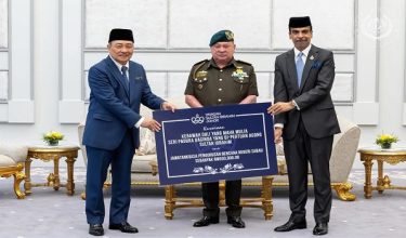 Majlis Pengurniaan Sumbangan Bencana Kebakaran di Kudat dan Sandakan berlangsung di Istana Negara, di sini, hari ini. / Foto FB Sultan Ibrahim