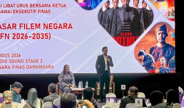 Datuk Azmir Saifuddin Mutalib bercakap pada Sesi Libat Urus Ketua Pegawai Eksekutif FINAS Bersama Penggiat Industri, di sini. / Foto RTM