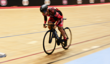(Foto fail Bernama) Jaguh berbasikal trek negara Datuk Azizulhasni Awang melakukan latihan bagi Kejohanan UCI Track World Cup pada April lalu