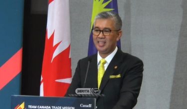 Tengku Datuk Seri Zafrul Tengku Abdul Aziz berucap pada Pelancaran Misi Perdagangan Pasukan Kanada, TCTM