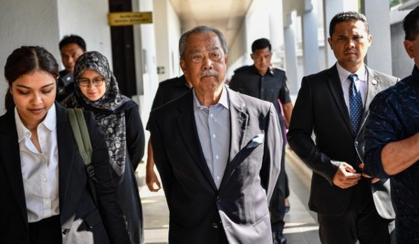 Mahkamah Sesyen membenarkan permohonan Muhyiddin untuk mendapatkan sementara pasport antarabangsanya/Foto BERNAMA