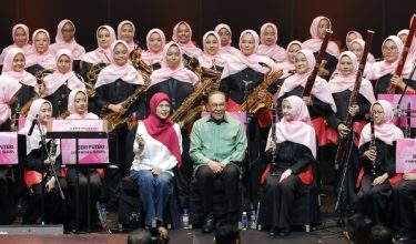 Perdana Menteri Datuk Seri Anwar Ibrahim hadir menyaksikan konsert Winds of Glory di PICC/Foto BERNAMA