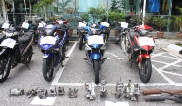 Motosikal pelbagai jenis yang dirampas pada sidang media tangkapan dan rampasan ops lejang geng Bean Keramat di IPK Kuala Lumpur/Foto Polis KL