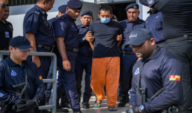 Seorang pengurus syarikat agensi pelancongan mengaku tidak bersalah di Mahkamah Sesyen, di sini atas dua pertuduhan iaitu cubaan membunuh isterinya dan menyebabkan kecederaan parah terhadap seorang pengawal peribadi kepada wanita itu / Foto Bernama