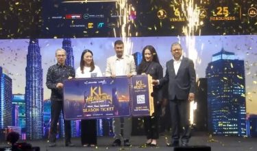 Menteri Komunikasi Datuk Fahmi Fadzil (kiri) di Majlis Prapelancaran Kempen Beli Tiket Selamat (BTS) - RTM