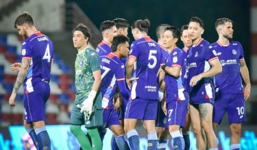 Sabah FC mengekalkan rentak kemenangan pada aksi awal Liga Super selepas membenam Kuching City 2-1 di Stadium Likas/Foto Sabah Football Club