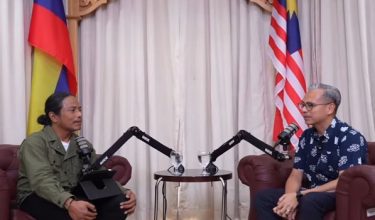 Datuk Seri Fahmi Fadzil ketika menjadi tetamu program audio siar The Tiger Show