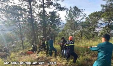 2510 WANITA JATUH LUBANG