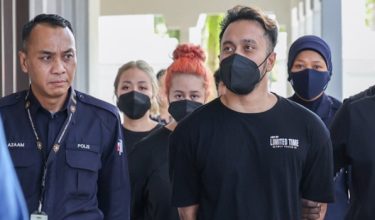 Seorang bapa tiga anak dan dua rakan wanitanya dituduh membuat pengiklanan khidmat persundalan menggunakan aplikasi X/FOTO BERNAMA