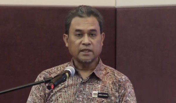 Ketua Pengarah Penilaian dan Perkhidmatan Harta, Abdul Razak Yusak,