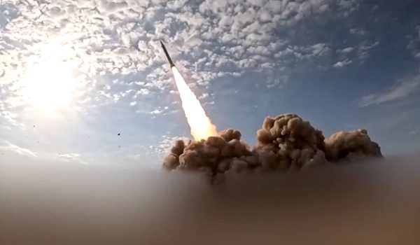 IRGC lancar peluru berpandu/ REUTERS